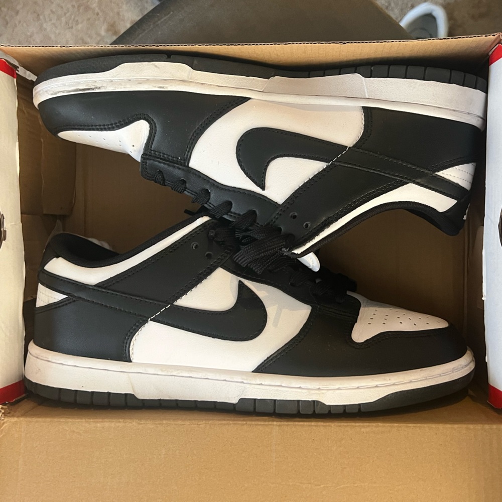 Nike Panda Dunks